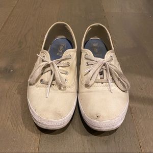 White keds size 6.5 wide lace up sneakers shoes